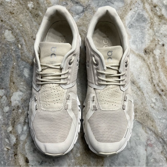 On Running On Cloud 5 Women’s 9.5 Pearl/White 59.98773 Athletic Running Shoe - Picture 2 of 10